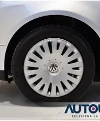 VOLKSWAGEN Passat 1.6 FSI TRENDLINE BERLINA SENS CRUISE CLIMA BI-ZON