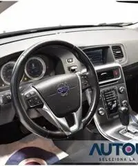 VOLVO S60 D3 GEARTRONIC MOMENTUM AUT NAVI PELLE SENS LED