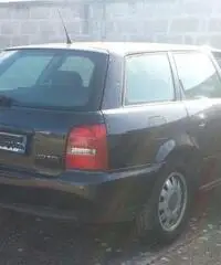 Audi a4 1900 tdi variant anno 11.1996  ma con pochi km.prezzo 950 euro Audi a4 1900 tdi variant anno 11.1996  ma con pochi km.prezzo 950 euro