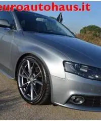 AUDI A4 Avant 2.7 V6 TDI  mult. Advanced (Navi,DVD,Pelle) AUDI A4 Avant 2.7 V6 TDI  mult. Advanced (Navi,DVD,Pelle)