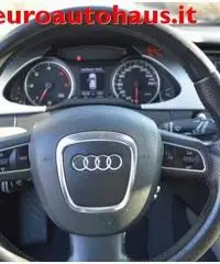 AUDI A4 Avant 2.7 V6 TDI  mult. Advanced (Navi,DVD,Pelle) AUDI A4 Avant 2.7 V6 TDI  mult. Advanced (Navi,DVD,Pelle)