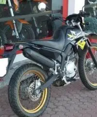 YAMAHA XT 125 R YAMAHA XT 125 R