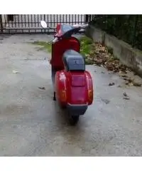 VESPA 50,COLORE ROSSO PASTELLO.
