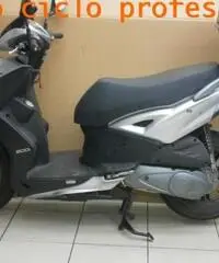 KYMCO Agility 200 € 3  seminuovo km 5600 del 2015 KYMCO Agility 200 € 3  seminuovo km 5600 del 2015