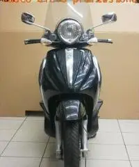 PIAGGIO Beverly 125 TOURER CON GARANZIA LEGALE DI CONFORMITA PIAGGIO Beverly 125 TOURER CON GARANZIA LEGALE DI CONFORMITA