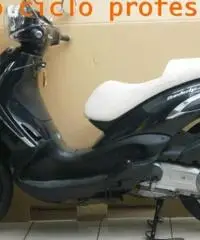 PIAGGIO Beverly 125 TOURER CON GARANZIA LEGALE DI CONFORMITA PIAGGIO Beverly 125 TOURER CON GARANZIA LEGALE DI CONFORMITA