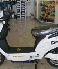 SCOOTER ELETTRICO SENZA PATENTINO MONTA LA SALITA SCOOTER ELETTRICO SENZA PATENTINO MONTA LA SALITA