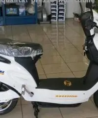 SCOOTER ELETTRICO SENZA PATENTINO MONTA LA SALITA SCOOTER ELETTRICO SENZA PATENTINO MONTA LA SALITA