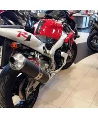 YAMAHA R 1