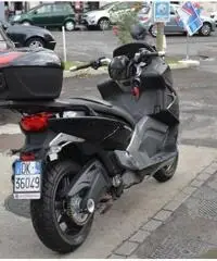 GILERA GP 800 Mag.2oo9 Euro3 Accessoriato €. 2.900 GILERA GP 800 Mag.2oo9 Euro3 Accessoriato €. 2.900