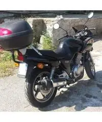 Honda CB500 anno 2002 alcuni parti graffiate