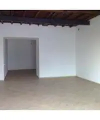 Viterbo Centro, Negozio 64mq angolo Piazza della Rocca