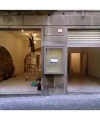 Viterbo Centro ZTL, Negozio 90mq doppia vetrina