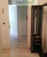 Appartamento di 6 locali in Affitto