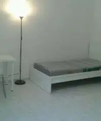 V.ze ateneo camera singola € 200 a ragazzi V.ze ateneo camera singola € 200 a ragazzi