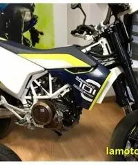 HUSQVARNA 701 Supermoto AZIENDALE !!! Moto Demo . HUSQVARNA 701 Supermoto AZIENDALE !!! Moto Demo .