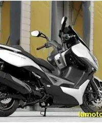 KYMCO Xciting 400i . KYMCO Xciting 400i .