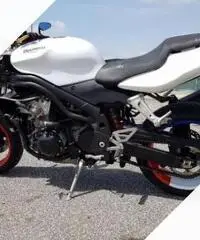Triumph Daytona 955i - permuto con auto/scooter Triumph Daytona 955i - permuto con auto/scooter