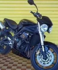 TRIUMPH Street Triple 675 2011