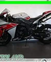 YAMAHA YZF R1 50th Anniversario Scarico Akrapovic Libretto tagli YAMAHA YZF R1 50th Anniversario Scarico Akrapovic Libretto tagli