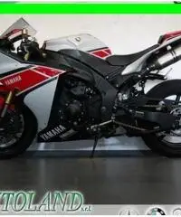 YAMAHA YZF R1 50th Anniversario Scarico Akrapovic Libretto tagli YAMAHA YZF R1 50th Anniversario Scarico Akrapovic Libretto tagli