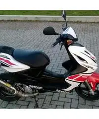Yamaha Aerox LIMITED-EDITION GP 2011 50cc