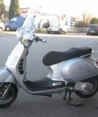 VESPA GTS 250 gts
