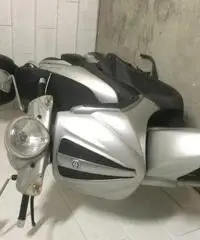 Beverly 400