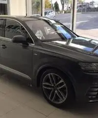 Q7 3.0TDIQuattro Tiptronic Business Plus