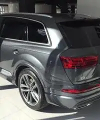 Q7 3.0TDIQuattro Tiptronic Business Plus Q7 3.0TDIQuattro Tiptronic Business Plus