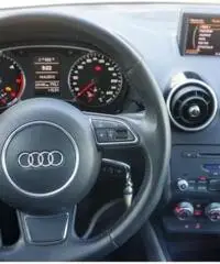 Audi A1 1.6 TDi Xenon-led 105 CV