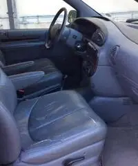 CHRYSLER Voyager 2.5 turbodiesel LE