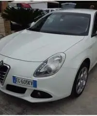 ALFA ROMEO Giulietta 2.0 JTDm-2 170 CV Distinctive ALFA ROMEO Giulietta 2.0 JTDm-2 170 CV Distinctive