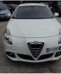 ALFA ROMEO Giulietta 2.0 JTDm-2 170 CV Distinctive ALFA ROMEO Giulietta 2.0 JTDm-2 170 CV Distinctive