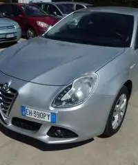 ALFA ROMEO Giulietta 2.0 JTDm-2 140 CV Distinctive ALFA ROMEO Giulietta 2.0 JTDm-2 140 CV Distinctive