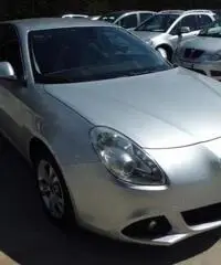 ALFA ROMEO Giulietta 2.0 JTDm-2 140 CV Distinctive ALFA ROMEO Giulietta 2.0 JTDm-2 140 CV Distinctive