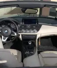 BMW Z4 2.3 SDrive i (E89),full optional,blu,interni pelle beige BMW Z4 2.3 SDrive i (E89),full optional,blu,interni pelle beige