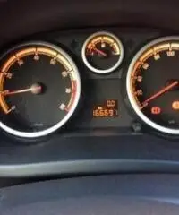 Opel Corsa 1.2 16V 5 Porte Enjoy GPL