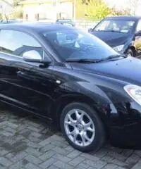ALFA ROMEO MiTo 1.3 JTDm-2 95 CV S&S Distinctive ALFA ROMEO MiTo 1.3 JTDm-2 95 CV S&S Distinctive