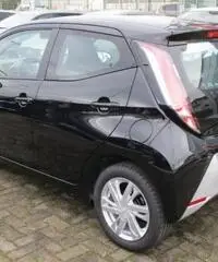 TOYOTA Aygo 1.0 VVT-i 69 CV 5 porte x-play