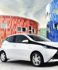 TOYOTA Aygo 1.0 VVT-i 69 CV 5 porte x-play