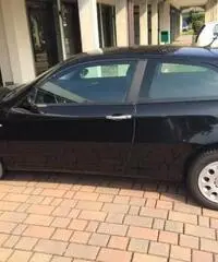 ALFA ROMEO 147 2.0 16V TS Selespeed 3p. Distinctive