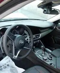 Alfa Romeo Giulia 2.2 Turbodiesel 180 CV Super