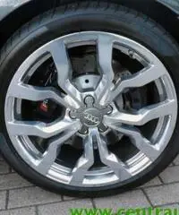 AUDI R8 4.2 V8 FSI quattro S tronic