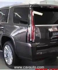 CADILLAC Escalade PLATINUM - 8 Posti - Disp. BI-FUEL GPL - Poss. 250 CADILLAC Escalade PLATINUM - 8 Posti - Disp. BI-FUEL GPL - Poss. 250