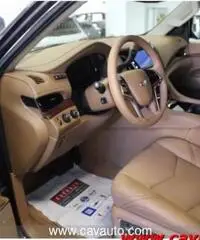 CADILLAC Escalade PLATINUM - 8 Posti - Disp. BI-FUEL GPL - Poss. 250 CADILLAC Escalade PLATINUM - 8 Posti - Disp. BI-FUEL GPL - Poss. 250