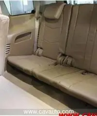 CADILLAC Escalade PLATINUM - 8 Posti - Disp. BI-FUEL GPL - Poss. 250 CADILLAC Escalade PLATINUM - 8 Posti - Disp. BI-FUEL GPL - Poss. 250