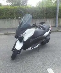 YAMAHA X MAX 400
