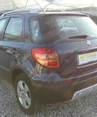 FIAT Sedici 1.6 16V 4x4 Emotion FIAT Sedici 1.6 16V 4x4 Emotion