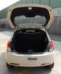 Lancia Ypsilon 1.2 69 CV 5 porte Gold X NEOPATENTATI